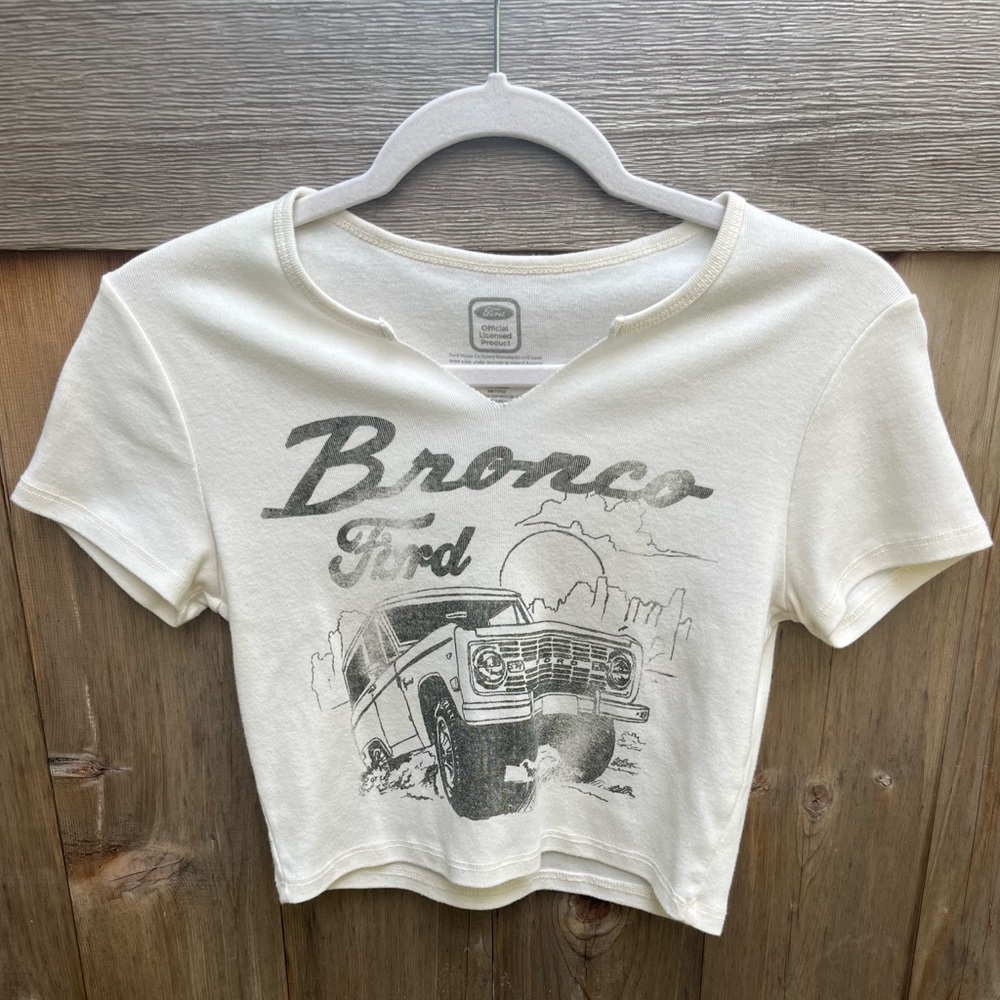 Graphic tee